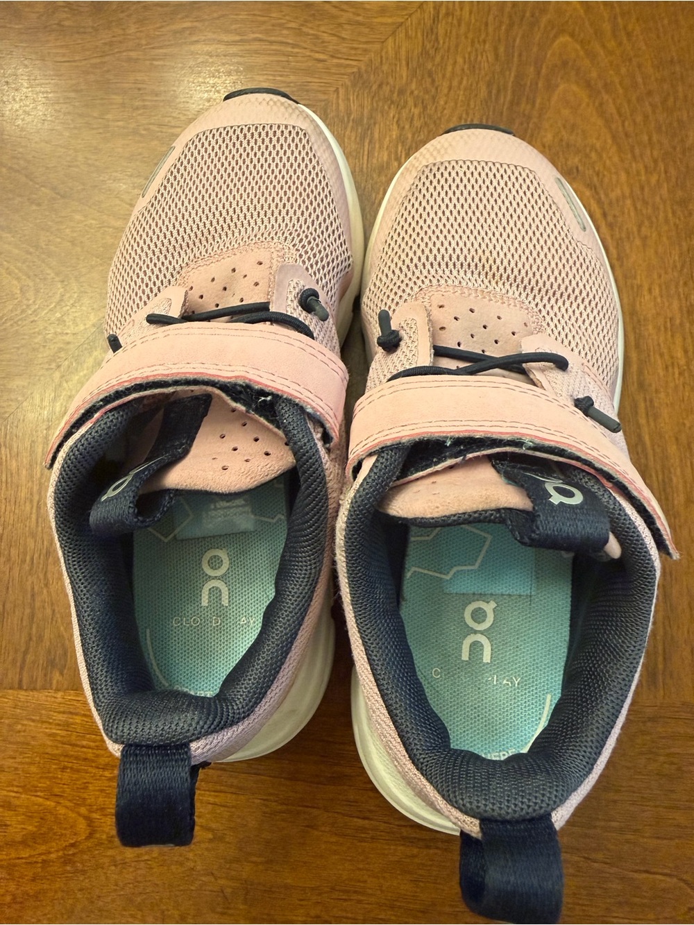 On Running Kids Tennis Shoes - Picture 4 of 6